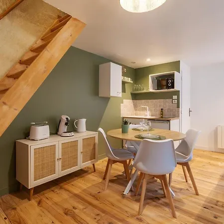 Apartment Le Grenier A Sel, Coeur Historique Sainte-Suzanne (Mayenne)